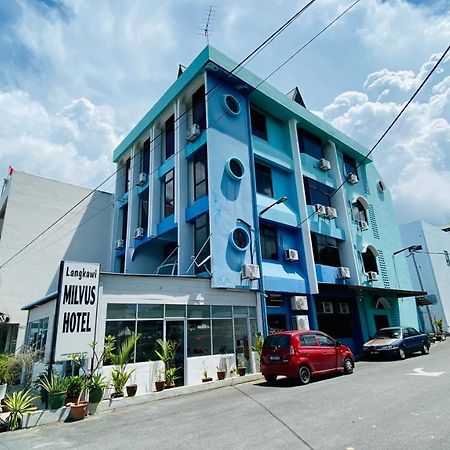 Milvus Hotel Kuah Exterior photo